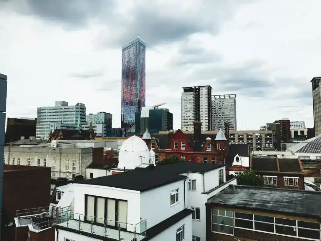 A city skyline featuring office buildings and skyscrapers, illustrating urban commercial real estate.